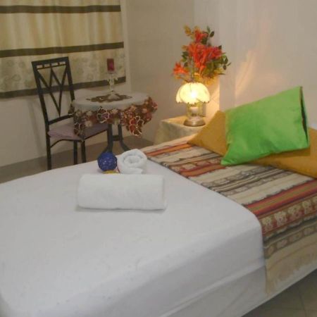 Hotel Jeshua Simmonds Guayaquil Esterno foto