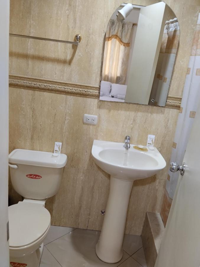 Hotel Jeshua Simmonds Guayaquil Esterno foto
