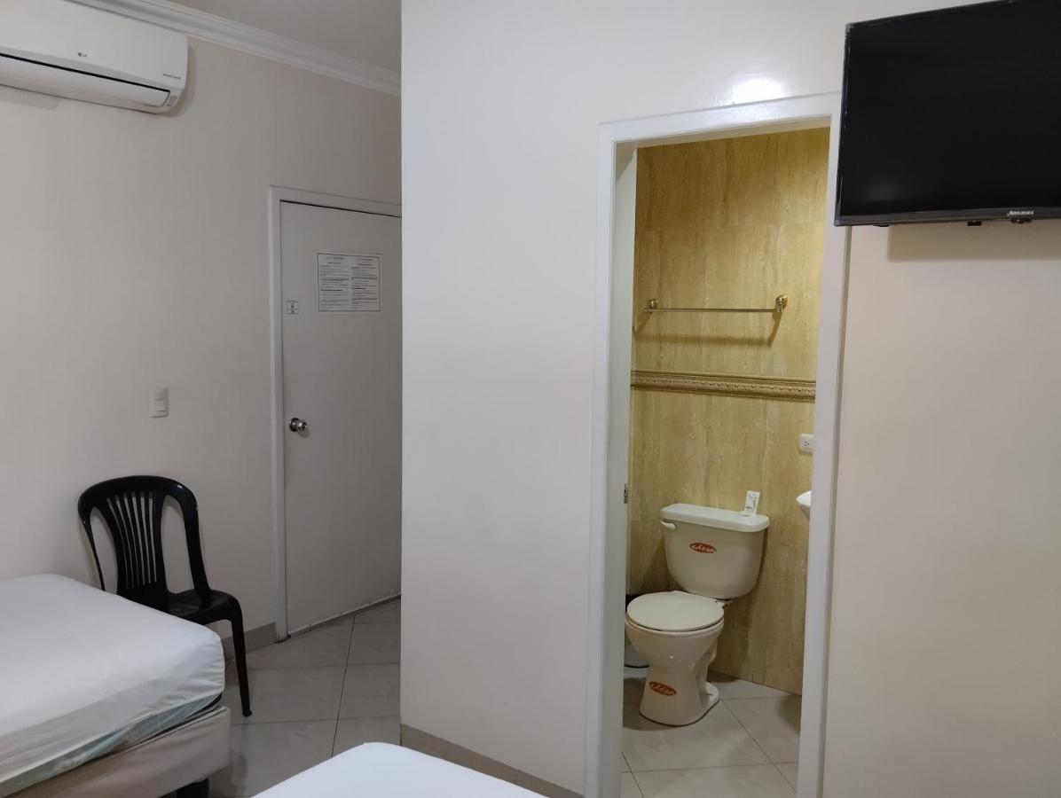 Hotel Jeshua Simmonds Guayaquil Esterno foto