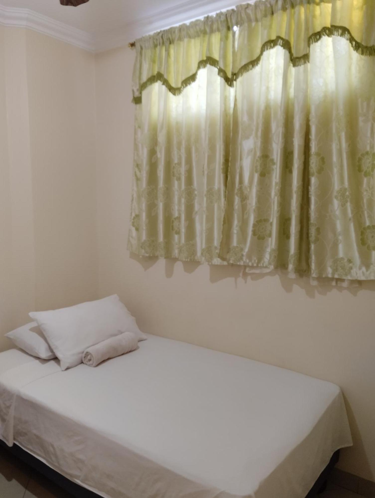 Hotel Jeshua Simmonds Guayaquil Esterno foto
