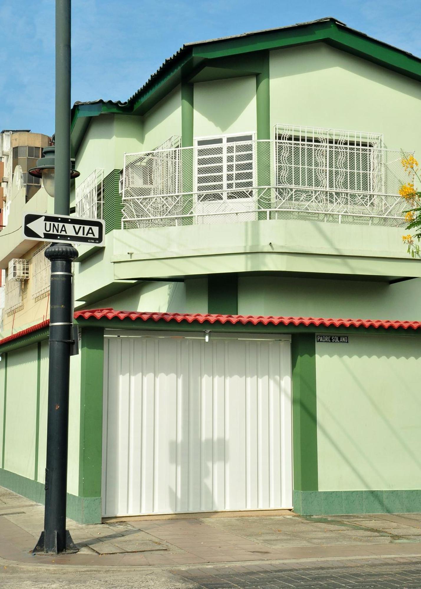Hotel Jeshua Simmonds Guayaquil Esterno foto