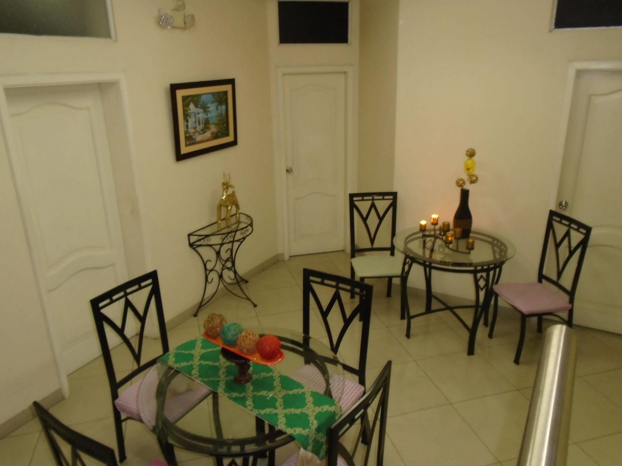 Hotel Jeshua Simmonds Guayaquil Esterno foto
